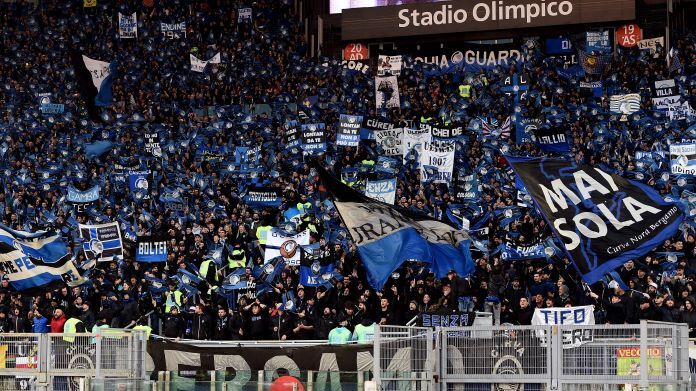 Bergamo Striscione Degli Ultras Dell Atalanta Vargogna Foto