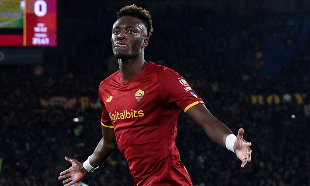 Roma Atalanta Abraham Castiga La Dea Due Espulsioni All Olimpico