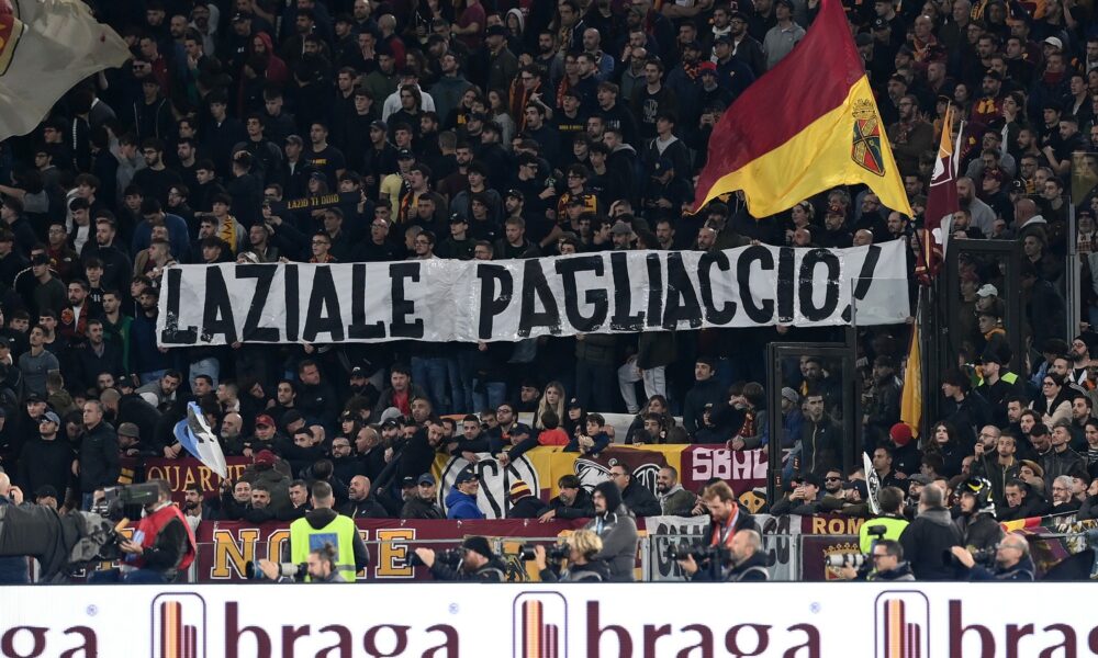 Serie A: Tifosi della Roma ignorano minuto di silenzio al Benito Stirpe