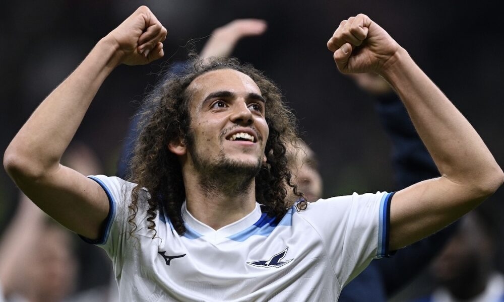 Guendouzi arrivato a Clairefontaine: il centrocampista della Lazio si unisce al ritiro della Francia