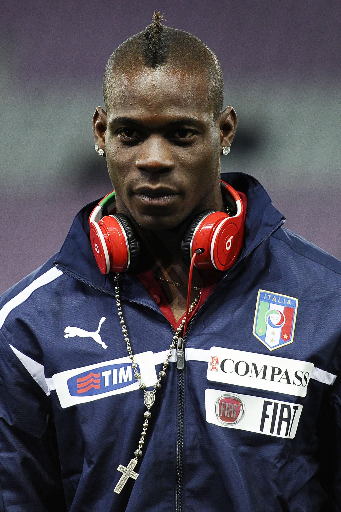 balotelli 2013 italia pre gara (cuffie) ifa